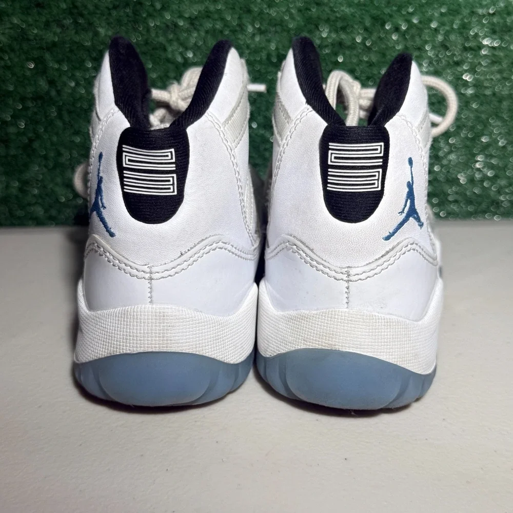 Air Jordan 11 Retro GS Win Like '82 University Blue White Size 1Y 378039-104